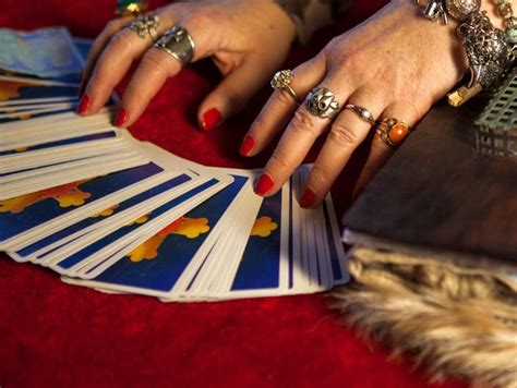 tarot economico|Significado de las cartas del Tarot Gitano